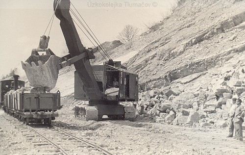 Rok 1957 - nakládka kamenného vápence